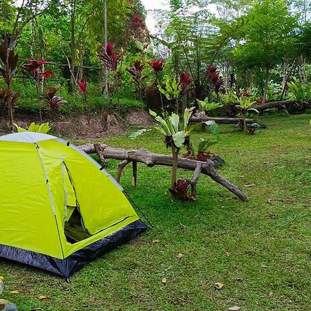 Отель Tapian Asri Camp Букиттинги Экстерьер фото