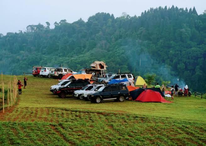 Отель Tapian Asri Camp Букиттинги Экстерьер фото